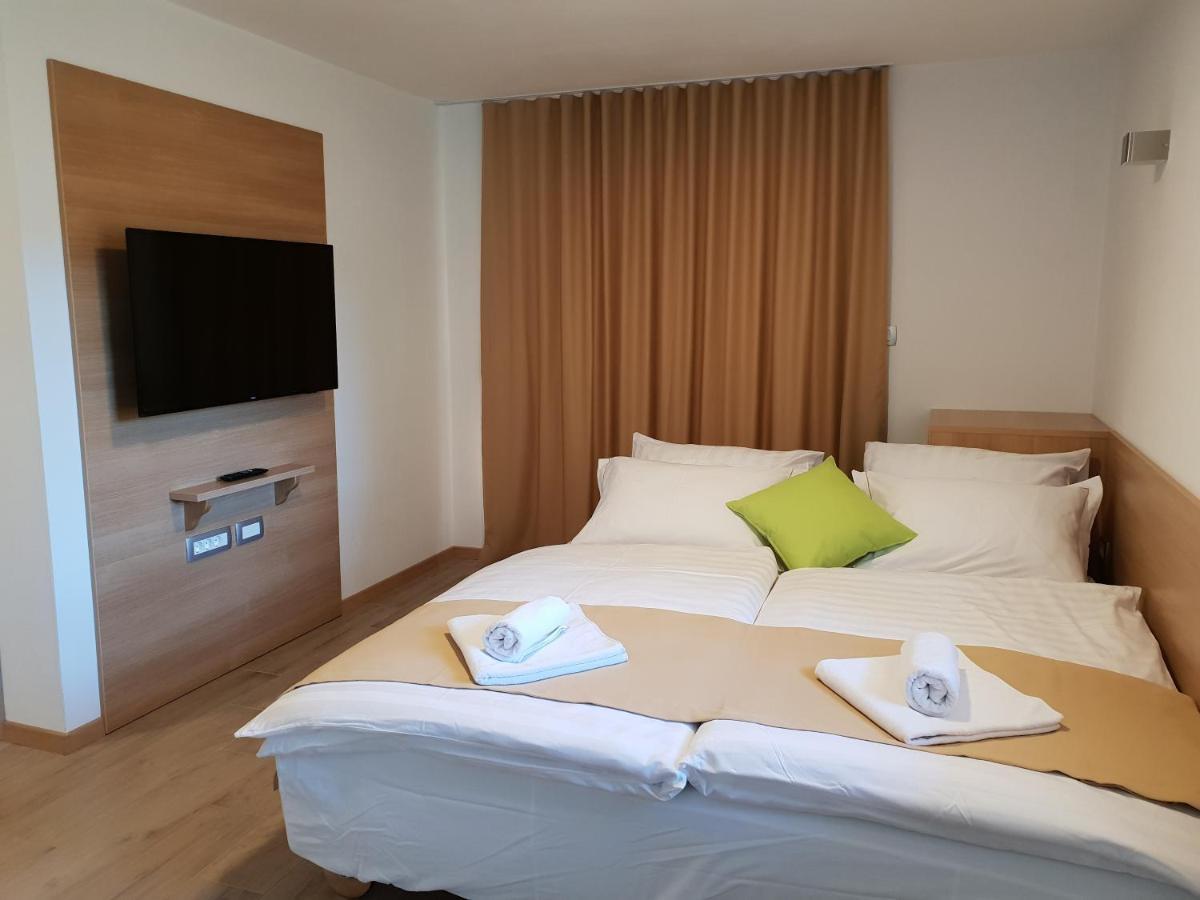 בוהין Apartments Vila Darja מראה חיצוני תמונה